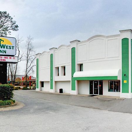 Key West Inn - Newport News Bagian luar foto