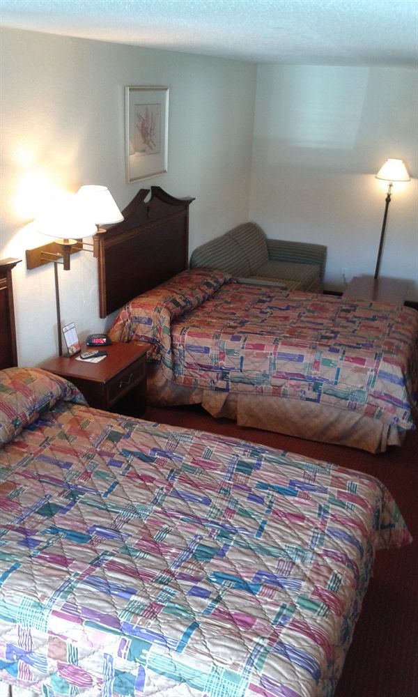 Key West Inn - Newport News Bagian luar foto