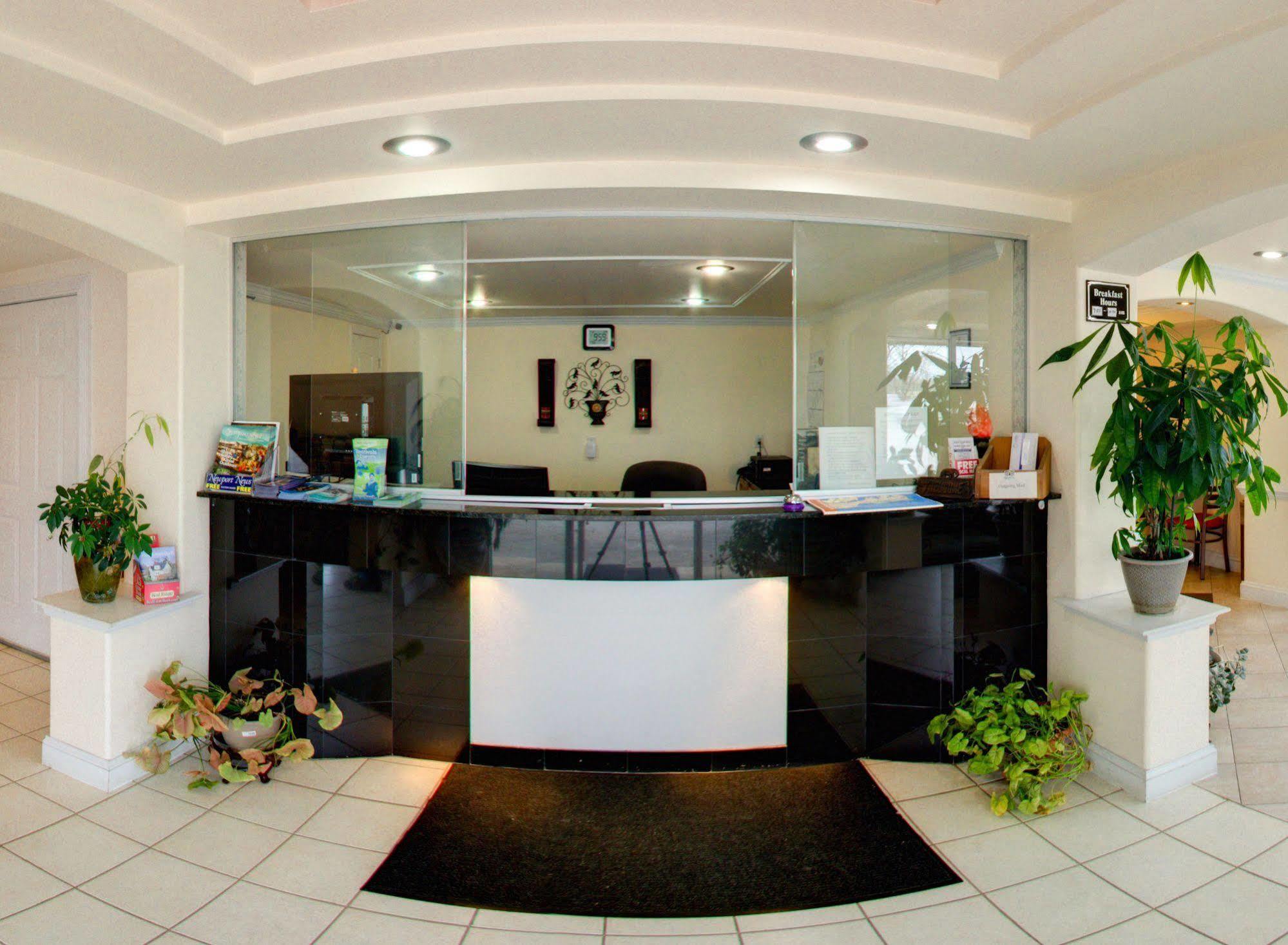 Key West Inn - Newport News Bagian luar foto