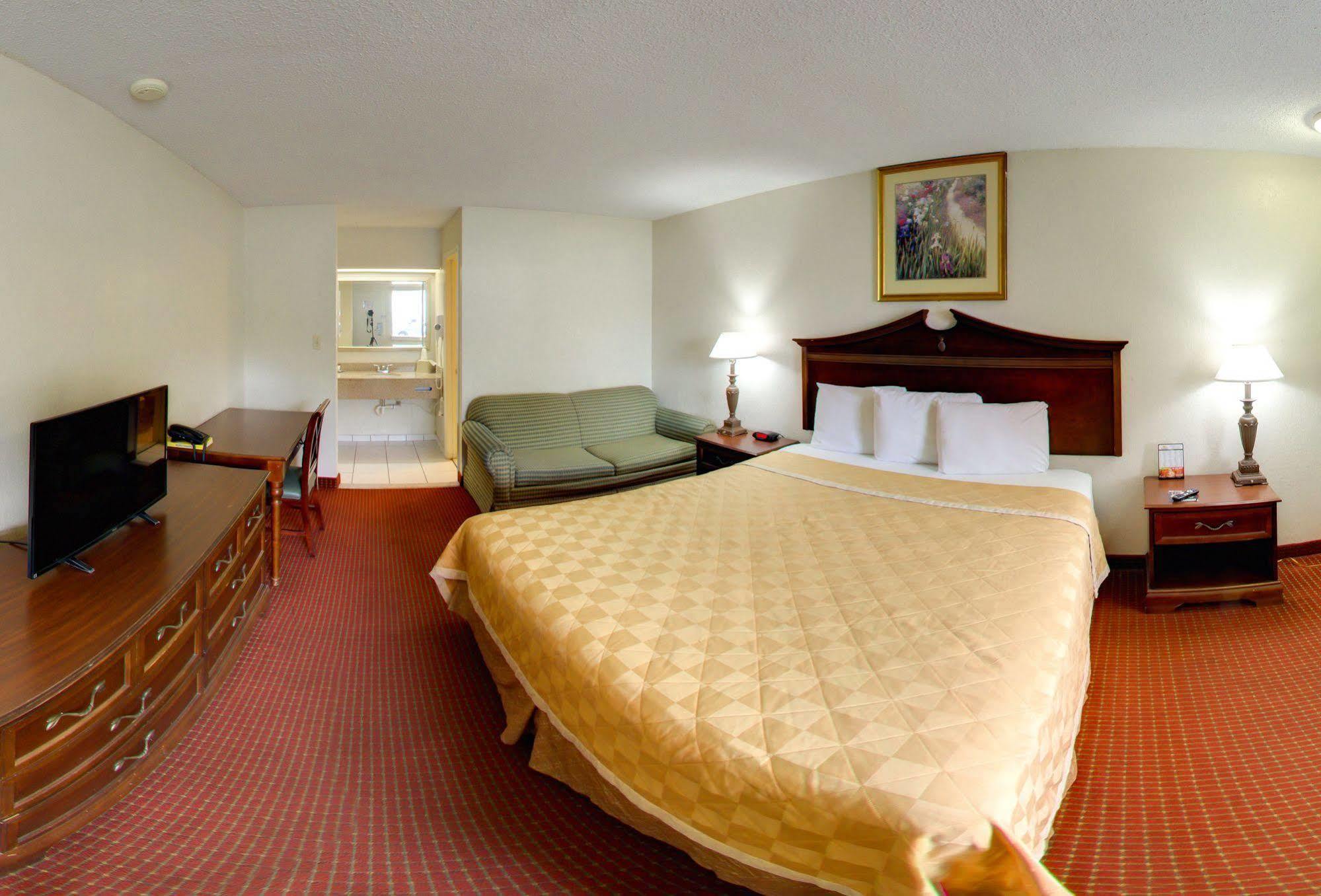 Key West Inn - Newport News Bagian luar foto